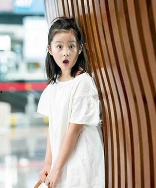 娱乐吃瓜酱可爱的女儿,可爱女儿萌态十足，萌化网友心