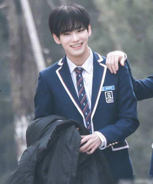 组合男星恋爱爆料视频,甜蜜瞬间曝光，粉丝直呼心动不已